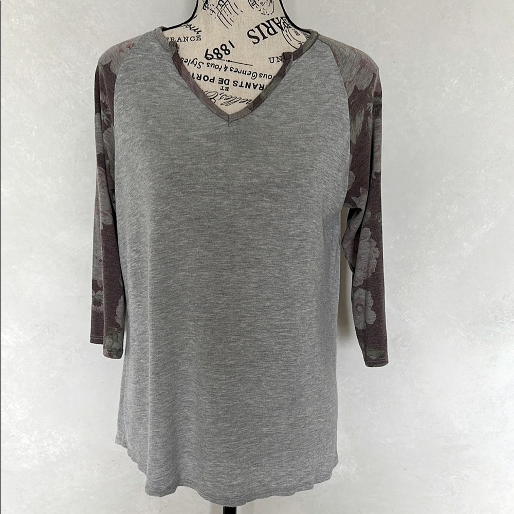 Gray and plum Women's Raglan Top